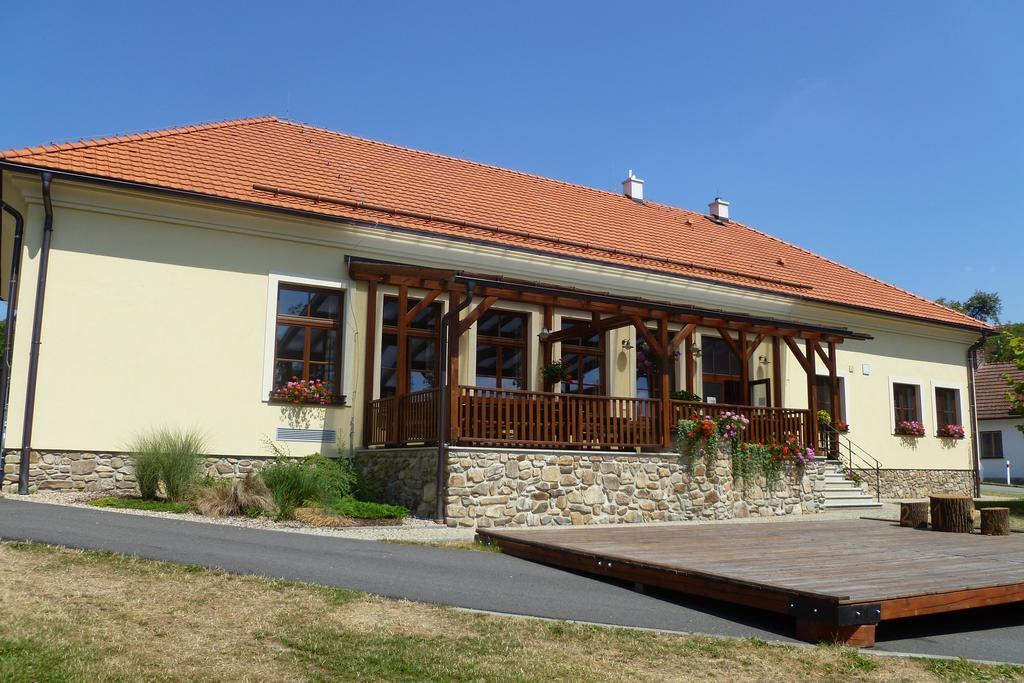 Penzion U Rudolfu Hotel Vlasenice Kültér fotó