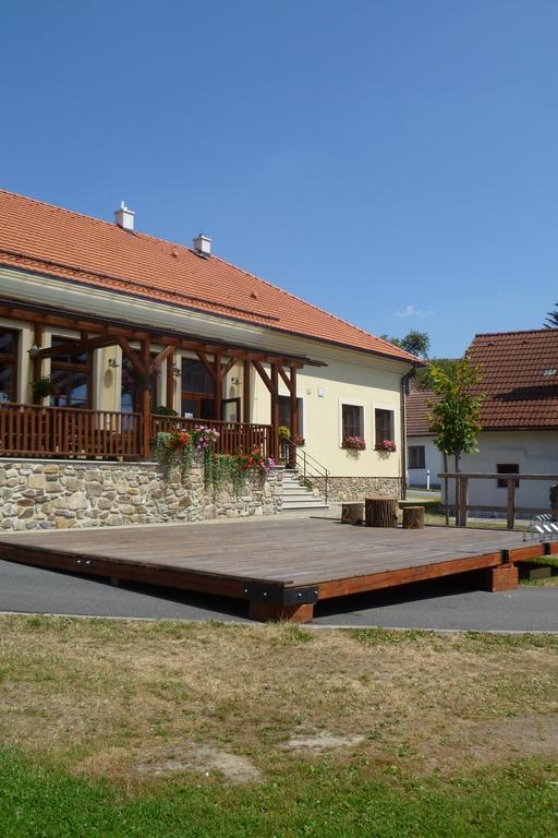 Penzion U Rudolfu Hotel Vlasenice Kültér fotó